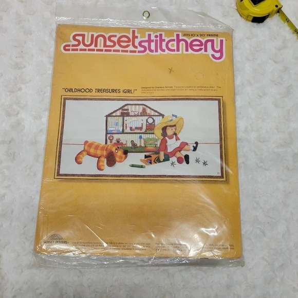 🌴3/$15🌴Sunset Stitchery Crewel Kit 2611 Childhood Treasures Girl 70 Kitsch - Picture 1 of 9